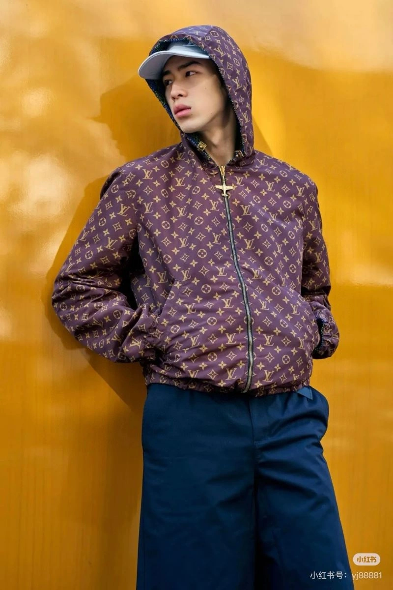 Practical Louis Vuitton Outwear 136836