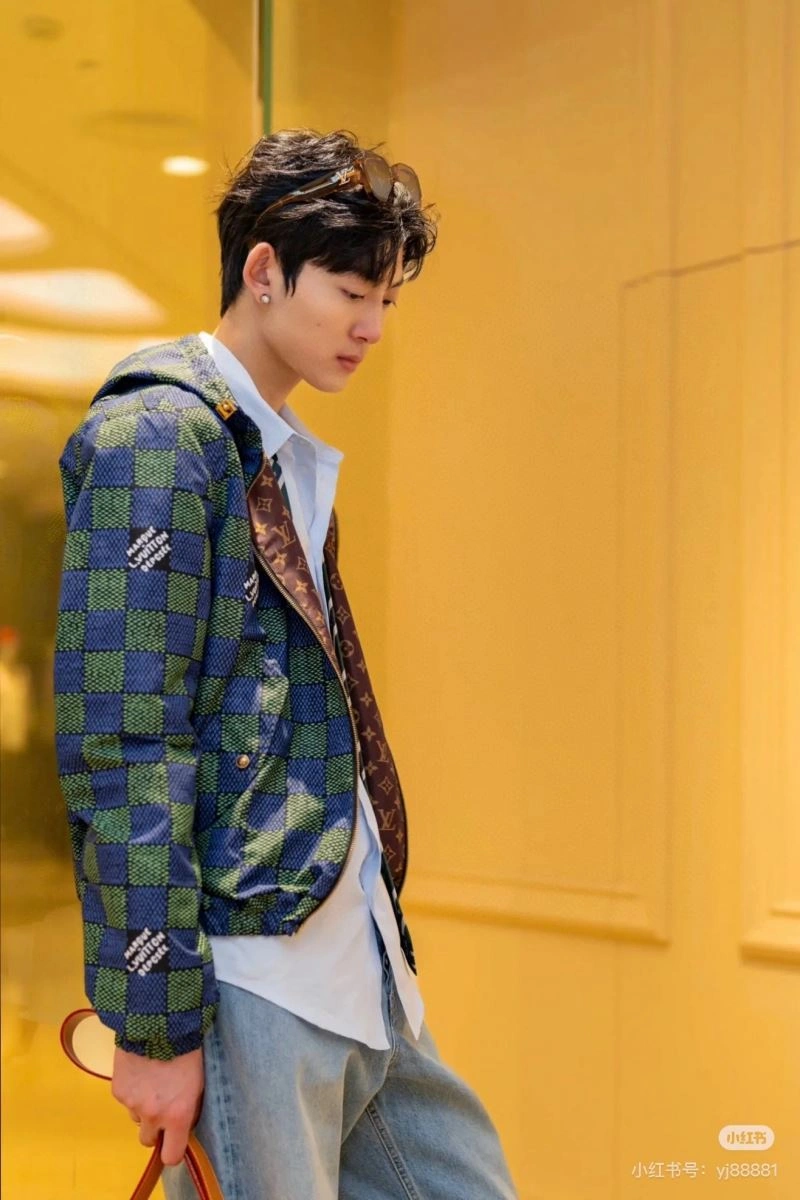 Practical Louis Vuitton Outwear 136836
