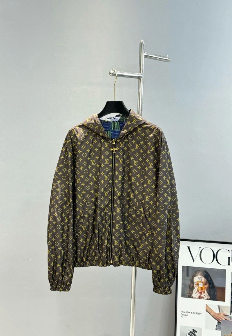 Practical Louis Vuitton Outwear 136836