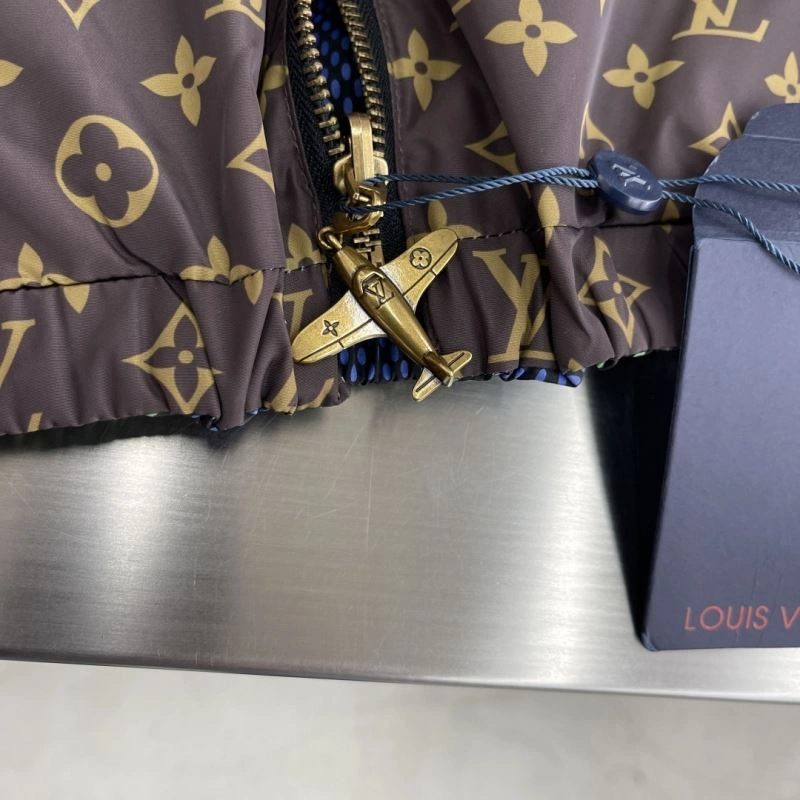 Comfortable Louis Vuitton Outwear 136832