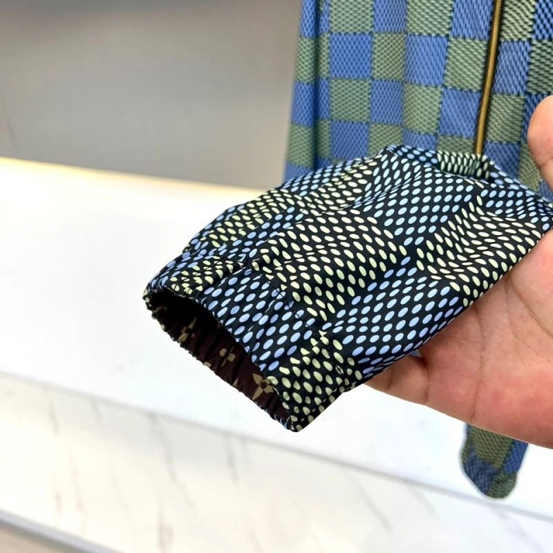 Tailored Louis Vuitton Outwear 136833