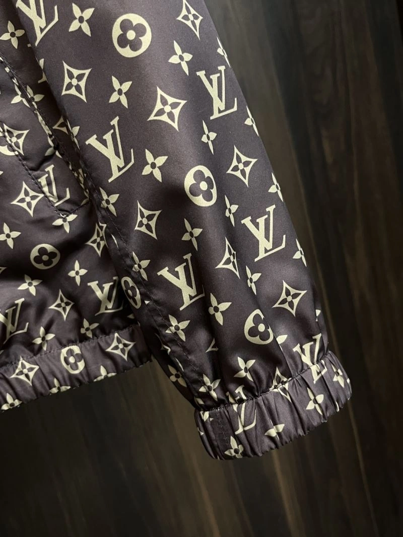 SmoothTexture Louis Vuitton Outwear 136818