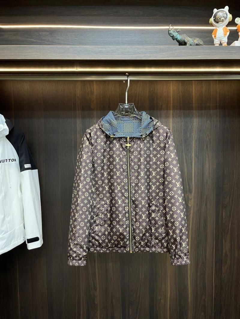 SmoothTexture Louis Vuitton Outwear 136818