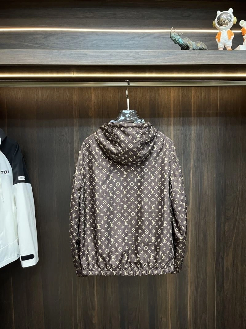 SmoothTexture Louis Vuitton Outwear 136818