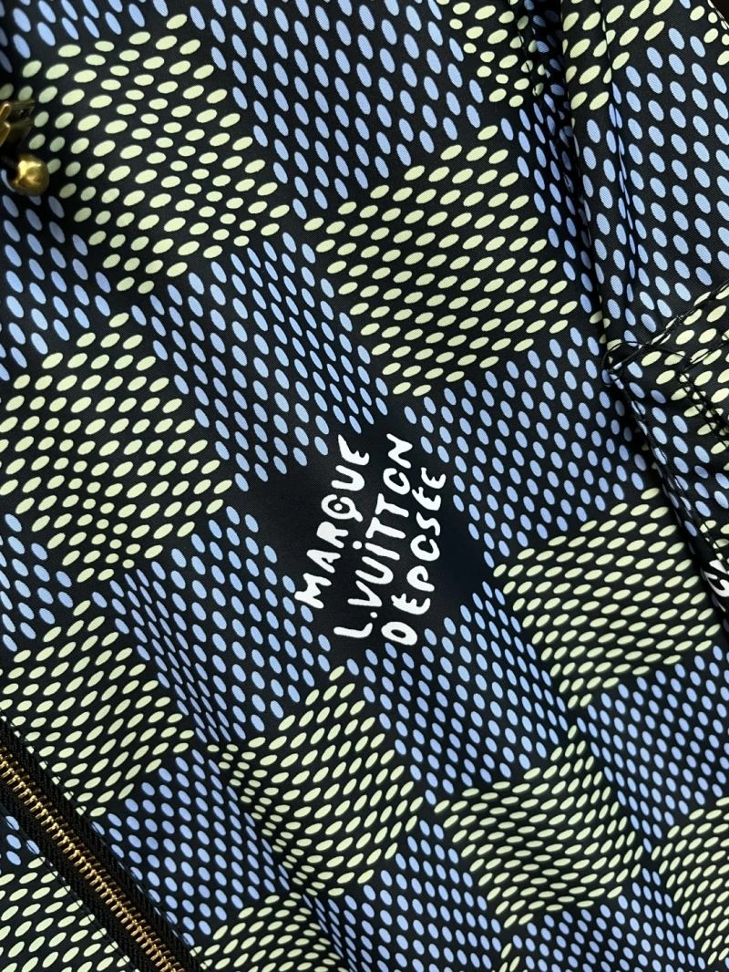 SmoothTexture Louis Vuitton Outwear 136818