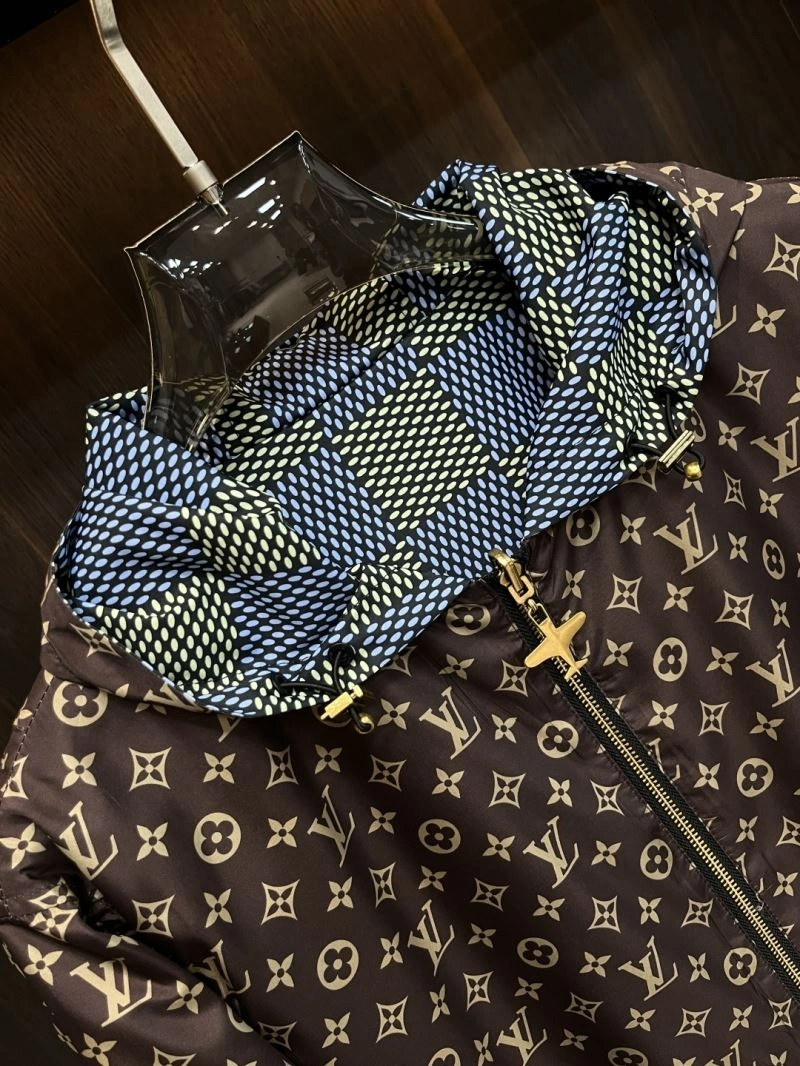 SmoothTexture Louis Vuitton Outwear 136818