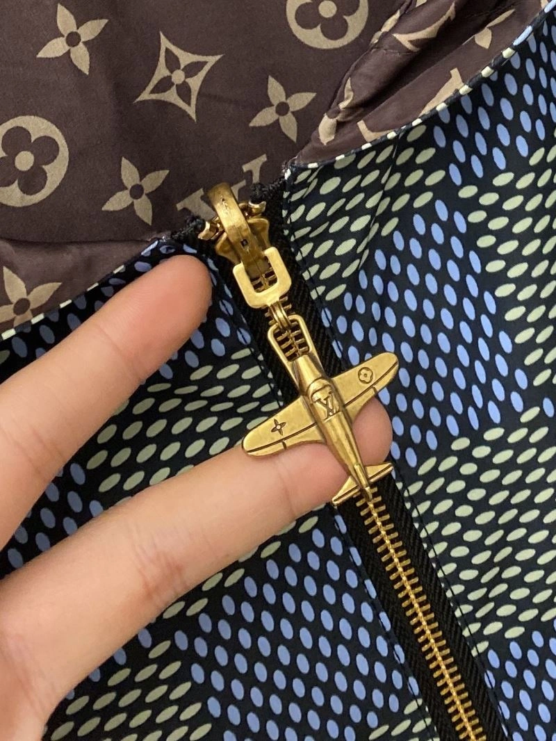 Stylish Louis Vuitton Outwear 136809