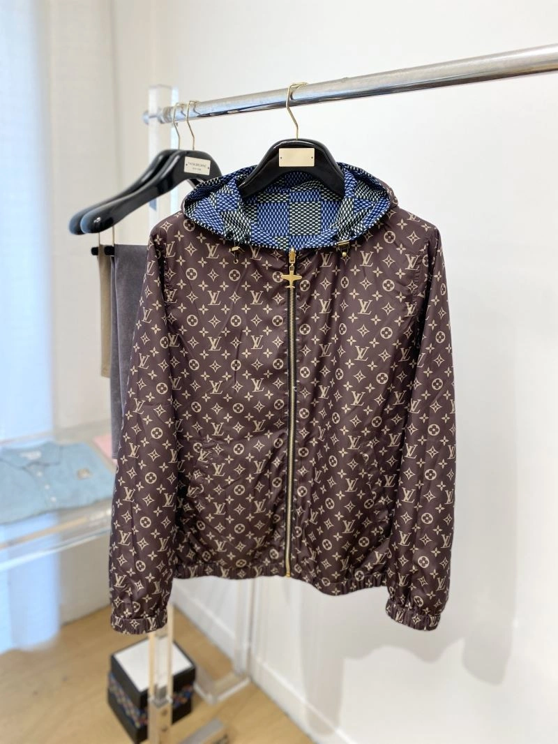 Stylish Louis Vuitton Outwear 136809