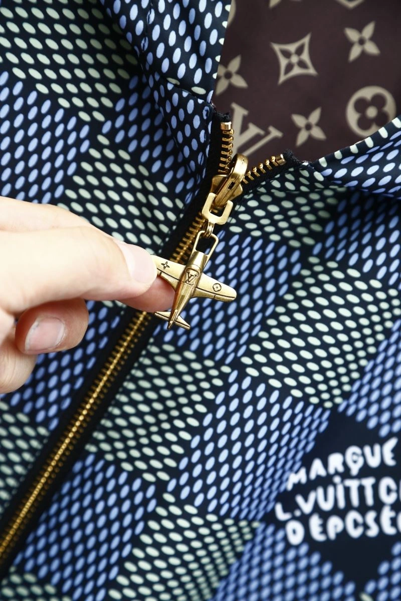 DailyWear Louis Vuitton Outwear 136807