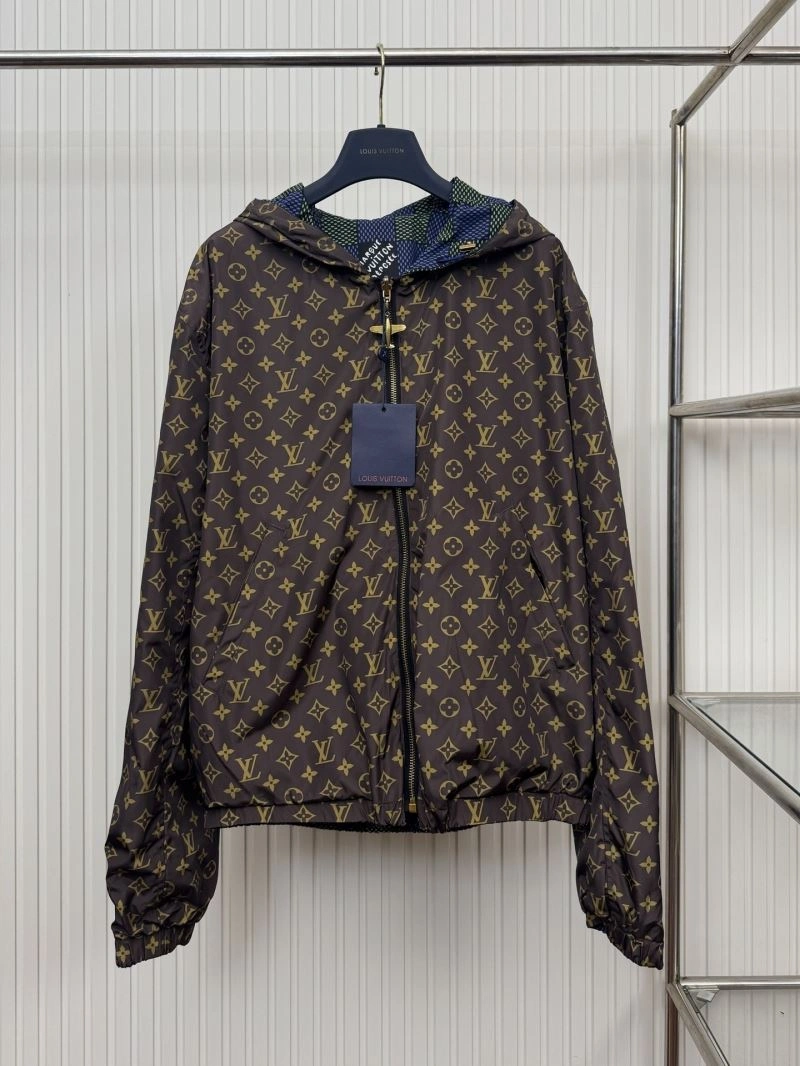Contemporary Louis Vuitton Outwear 136806