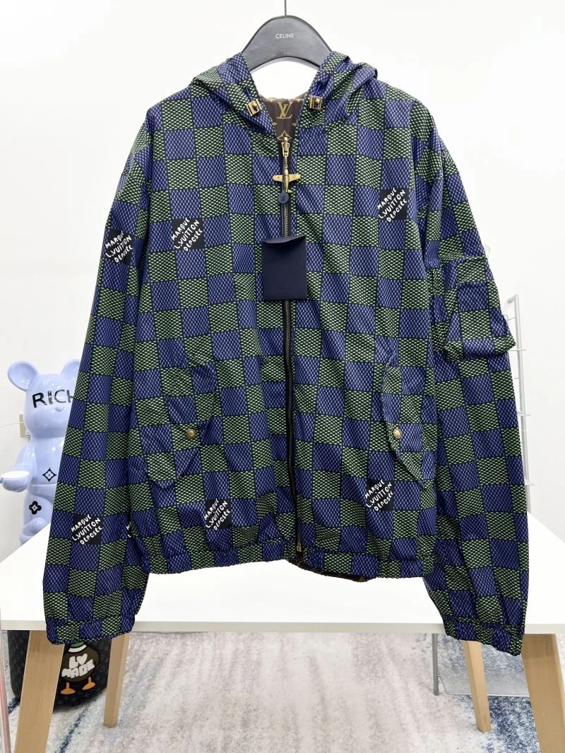 Premium Louis Vuitton Outwear 136805