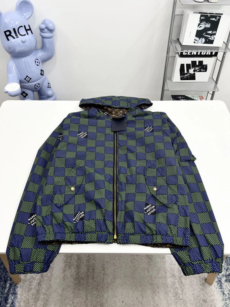 Premium Louis Vuitton Outwear 136805