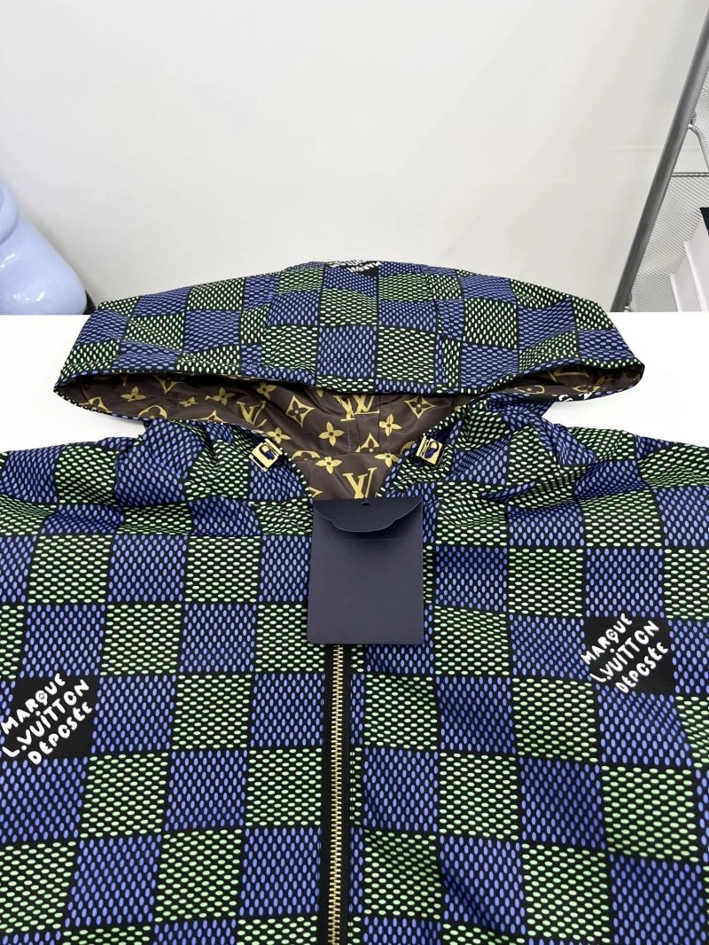 Premium Louis Vuitton Outwear 136805