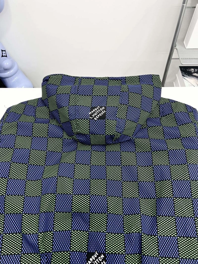 Premium Louis Vuitton Outwear 136805
