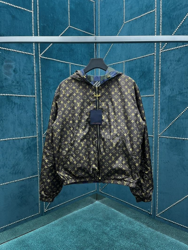 TopPick Louis Vuitton Outwear 136800