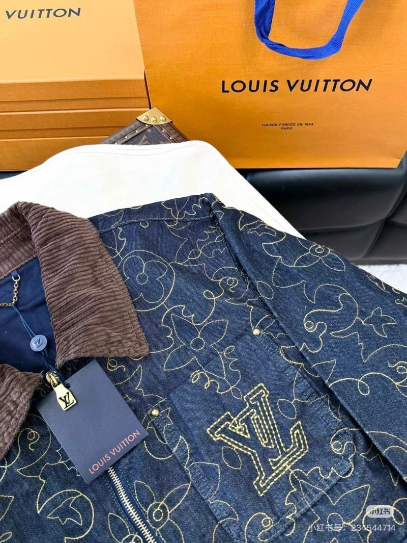 UrbanChic Louis Vuitton Outwear 136798