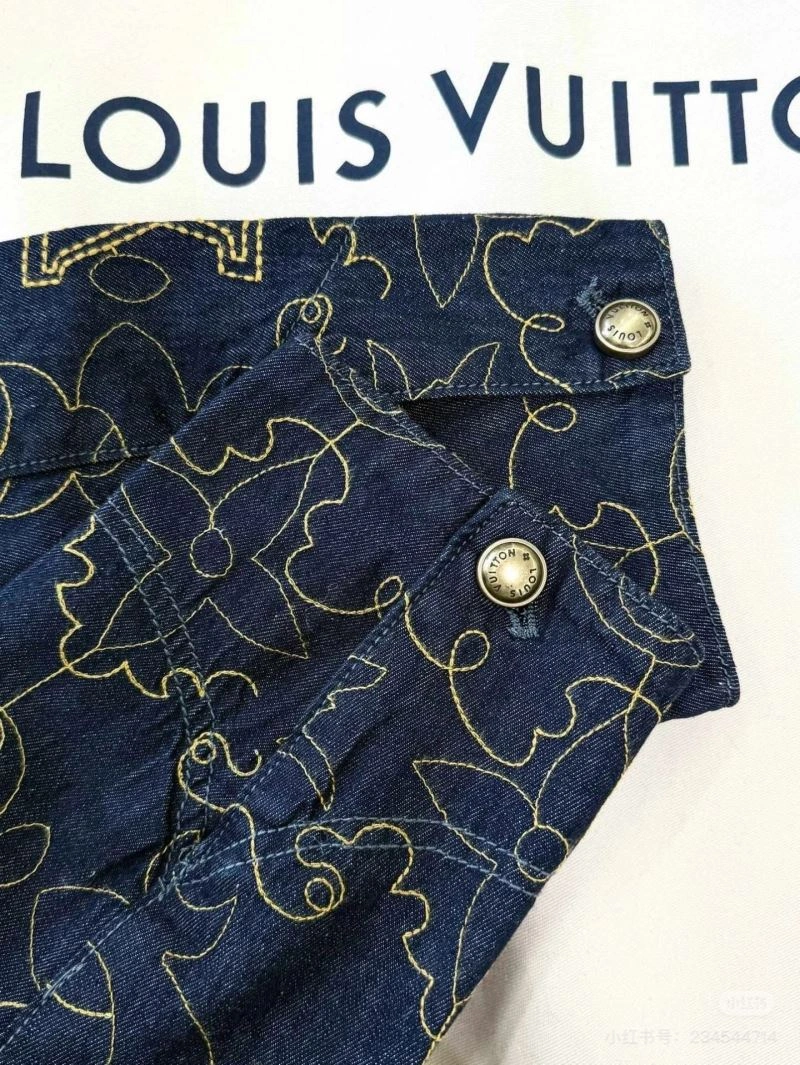 UrbanChic Louis Vuitton Outwear 136798