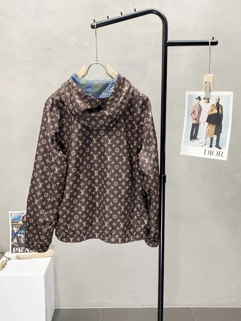 AllSeason Louis Vuitton Outwear 136788