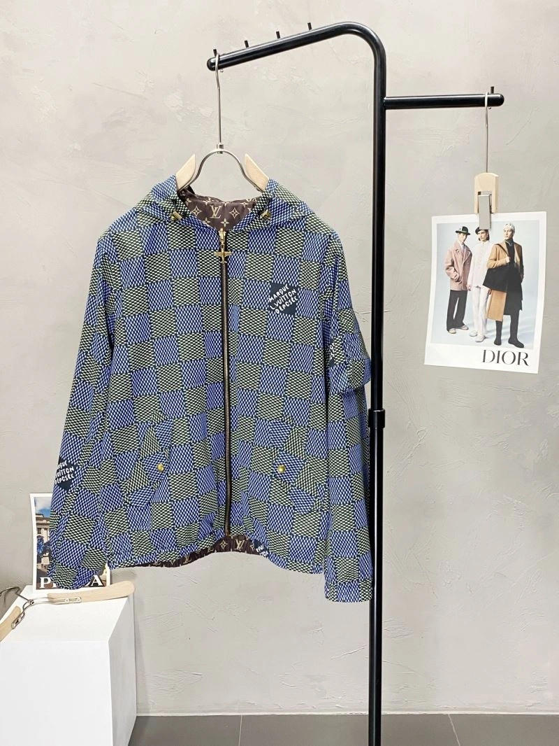 AllSeason Louis Vuitton Outwear 136788
