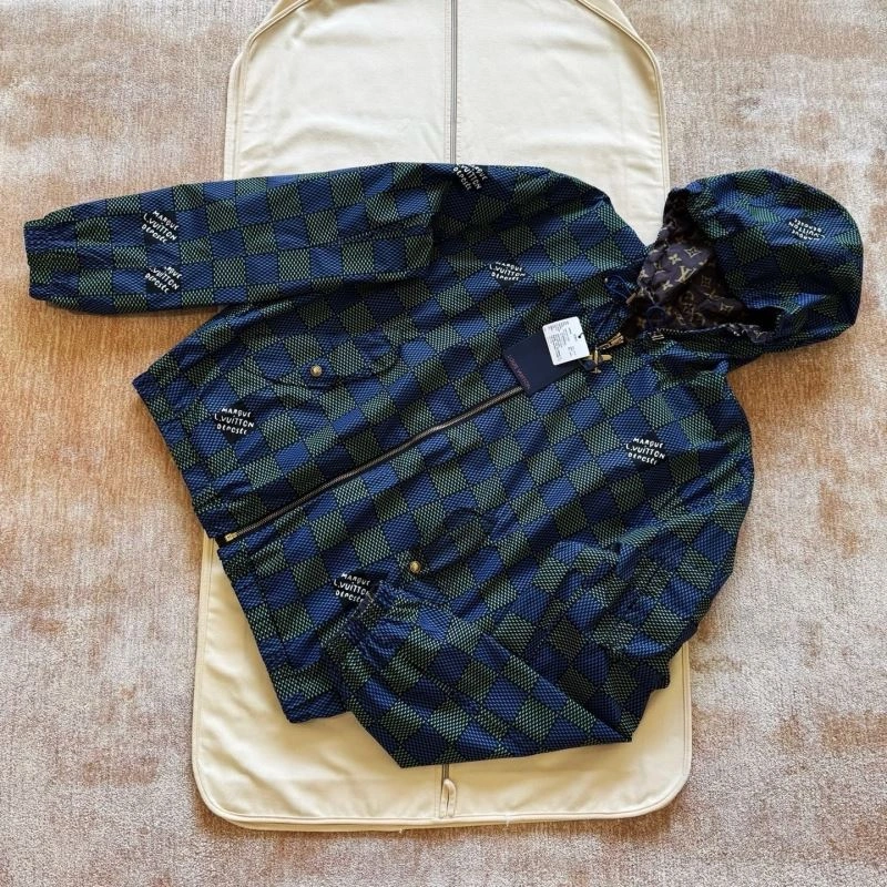 Louis Vuitton Outwear Sleek 136785