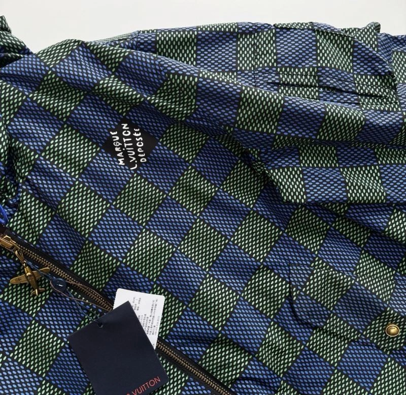 Louis Vuitton Outwear Sleek 136785
