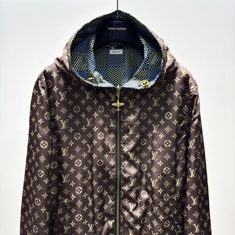 Lightweight Louis Vuitton Outwear 136792