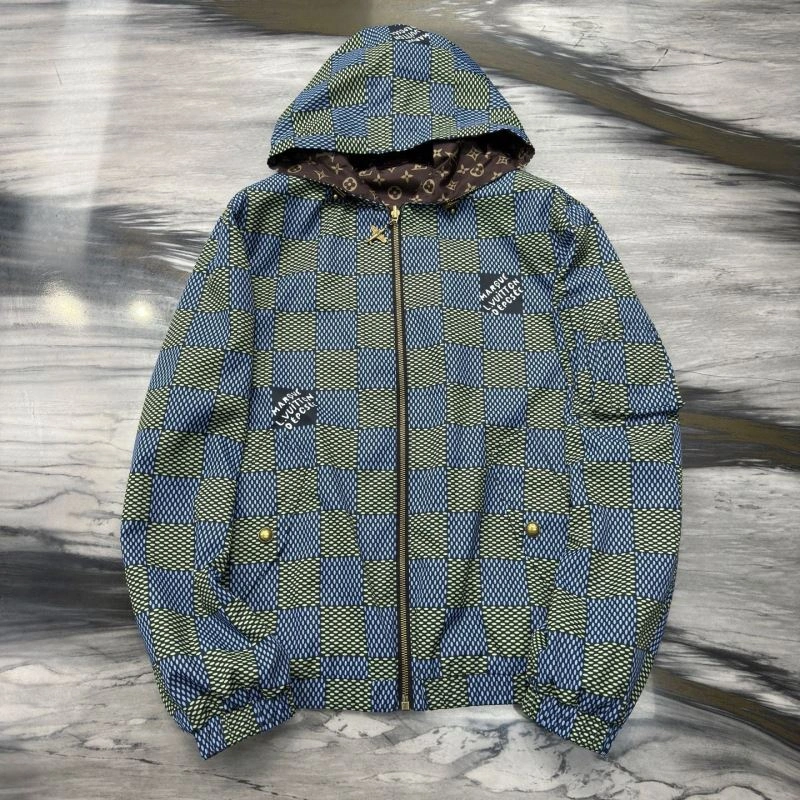 Lightweight Louis Vuitton Outwear 136792