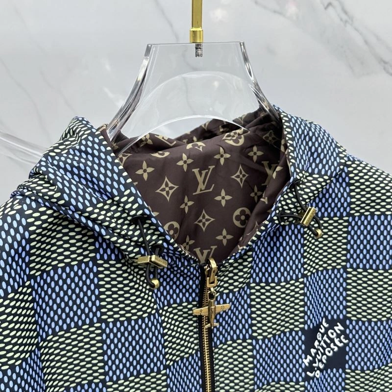 Versatile Louis Vuitton Outwear 136789