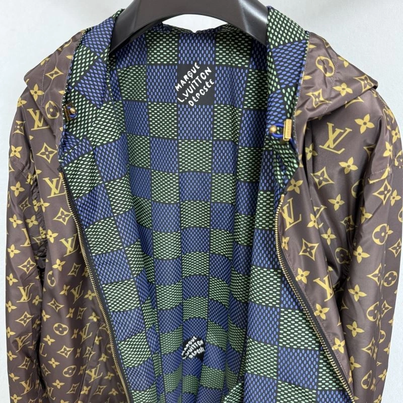 Louis Vuitton Outwear Bold 136772