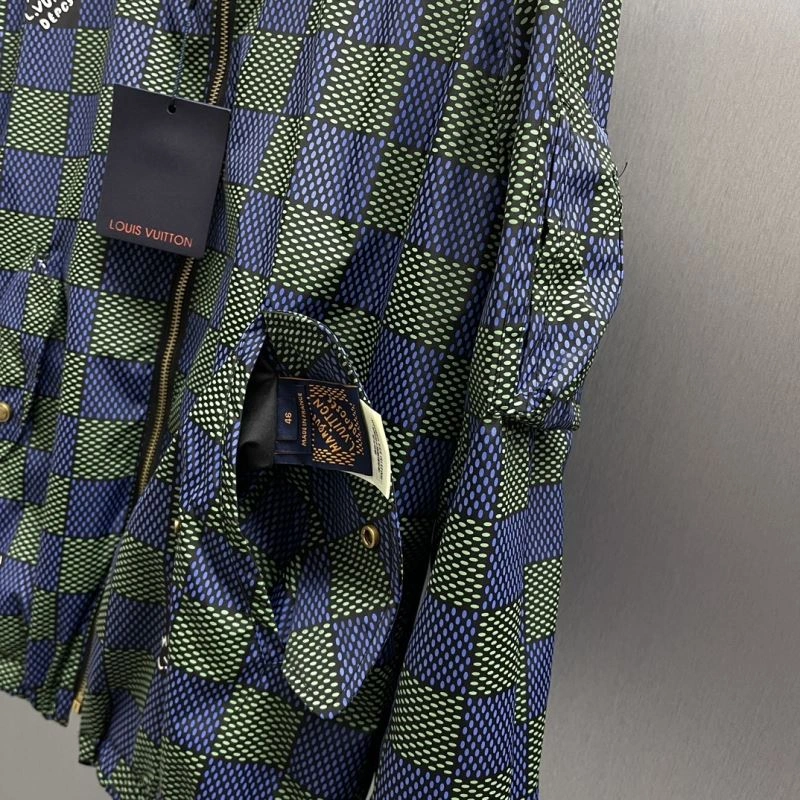 Fashionable Louis Vuitton Outwear 136779