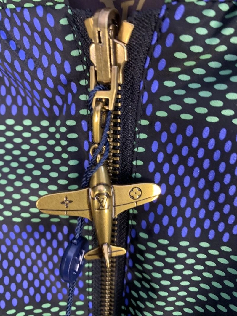 Trendy Louis Vuitton Outwear 136774