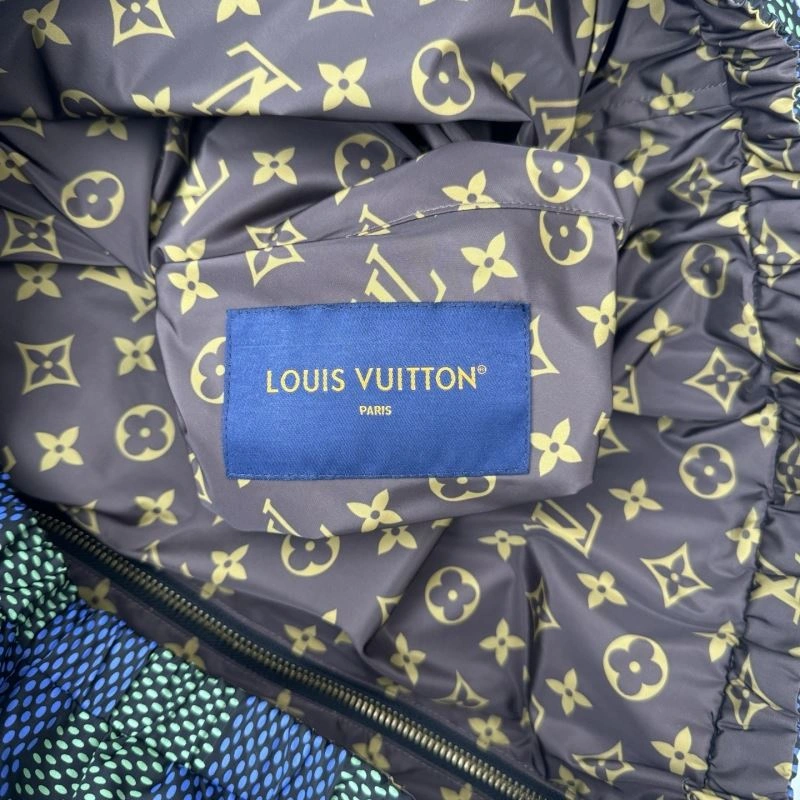 StreetReady Louis Vuitton Outwear 136770