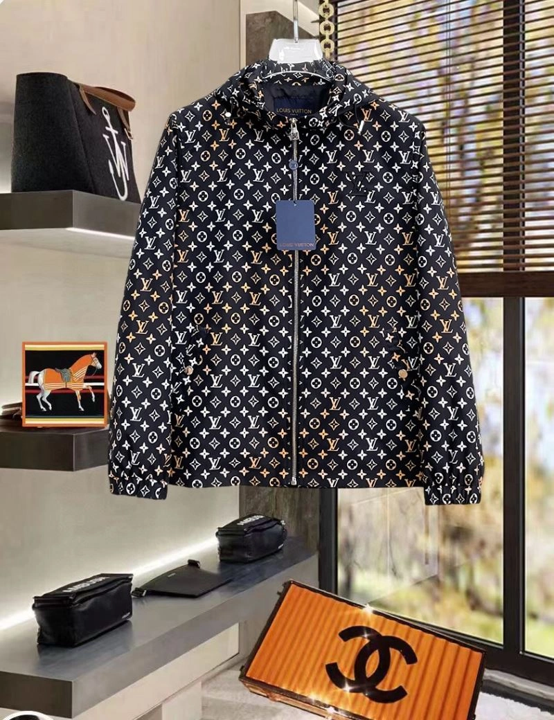 Breathable Louis Vuitton Outwear 136782
