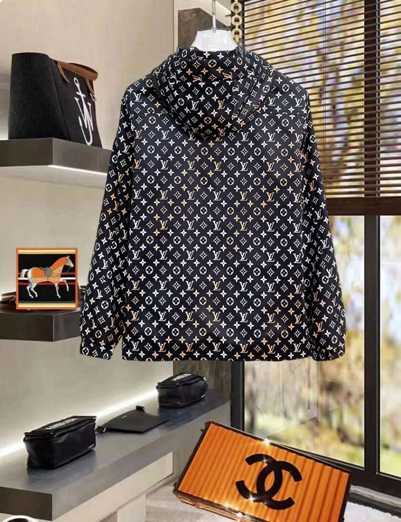 Breathable Louis Vuitton Outwear 136782