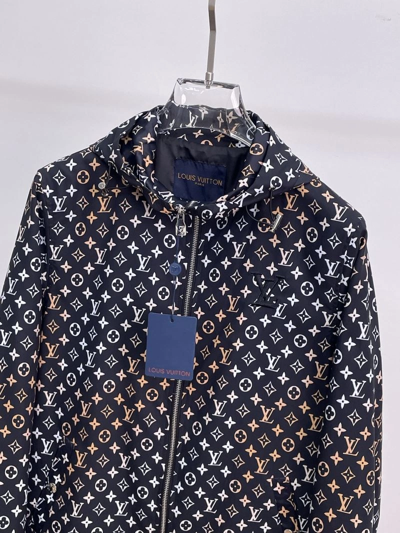 Breathable Louis Vuitton Outwear 136782