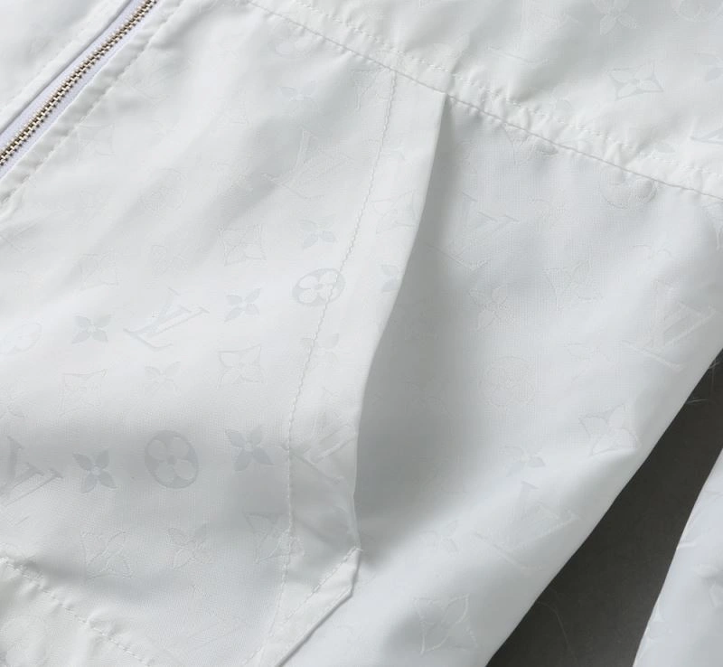 SmoothTexture Louis Vuitton Outwear 136764