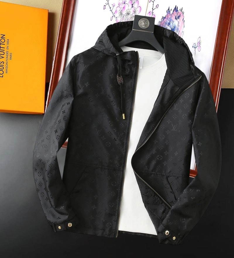SmoothTexture Louis Vuitton Outwear 136764