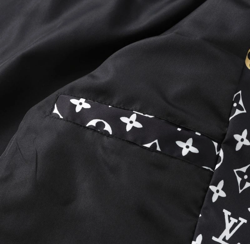 Refined Louis Vuitton Outwear 136763
