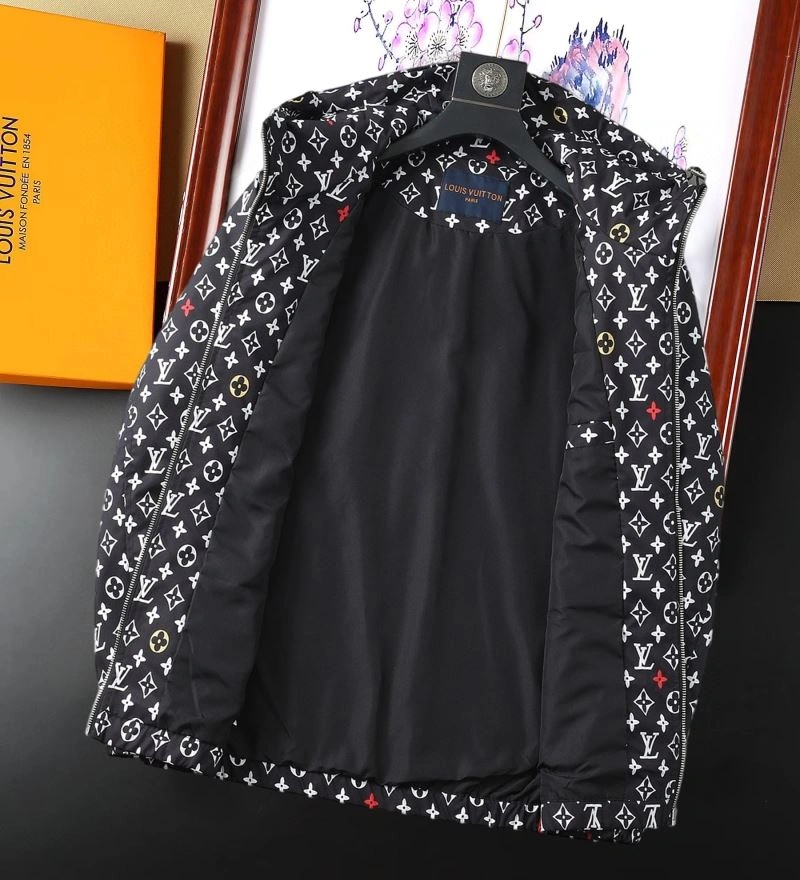 Refined Louis Vuitton Outwear 136763