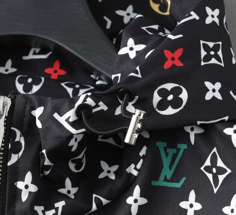 Refined Louis Vuitton Outwear 136763