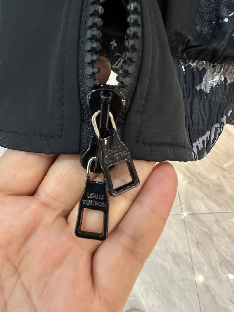 Durable Louis Vuitton Outwear 136752