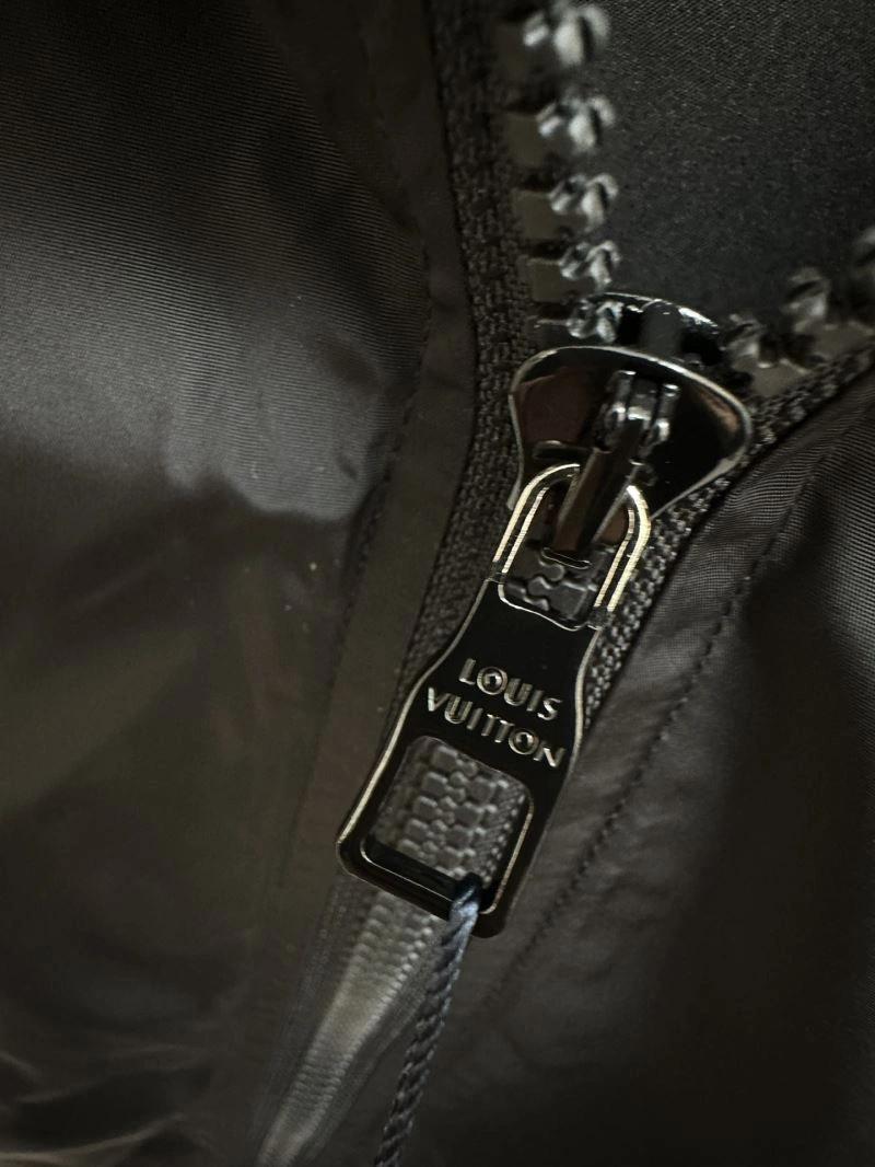 Louis Vuitton Outwear Trendsetting 136753