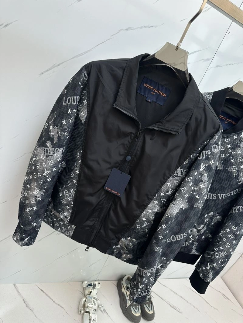 Louis Vuitton Outwear Trendsetting 136753