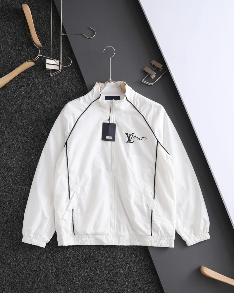 Modern Louis Vuitton Outwear 136754
