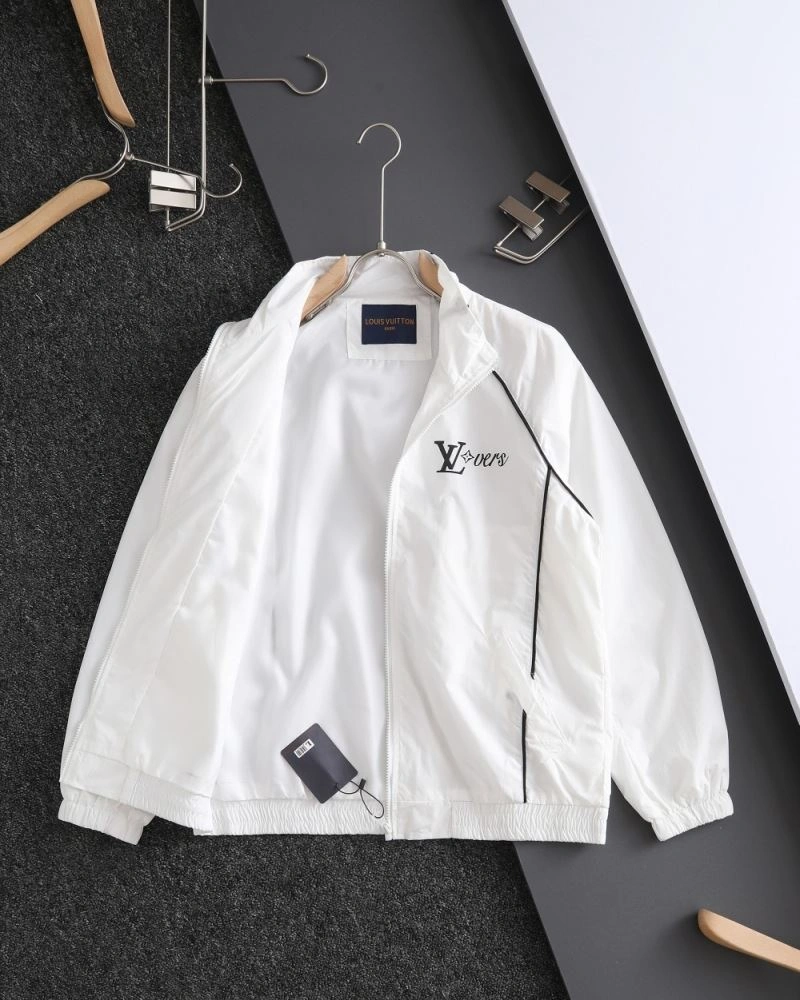 Modern Louis Vuitton Outwear 136754