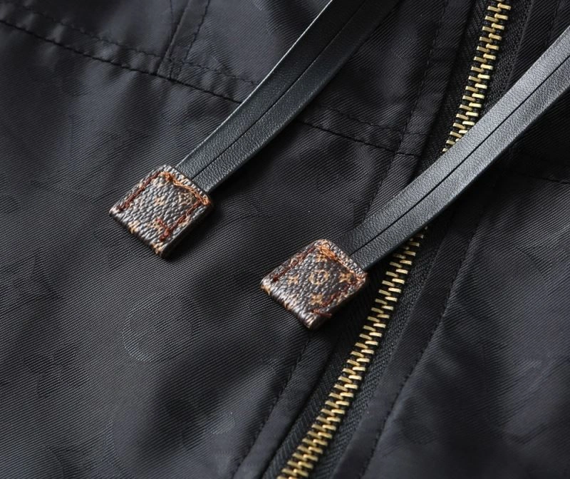 Premium Louis Vuitton Outwear 136756