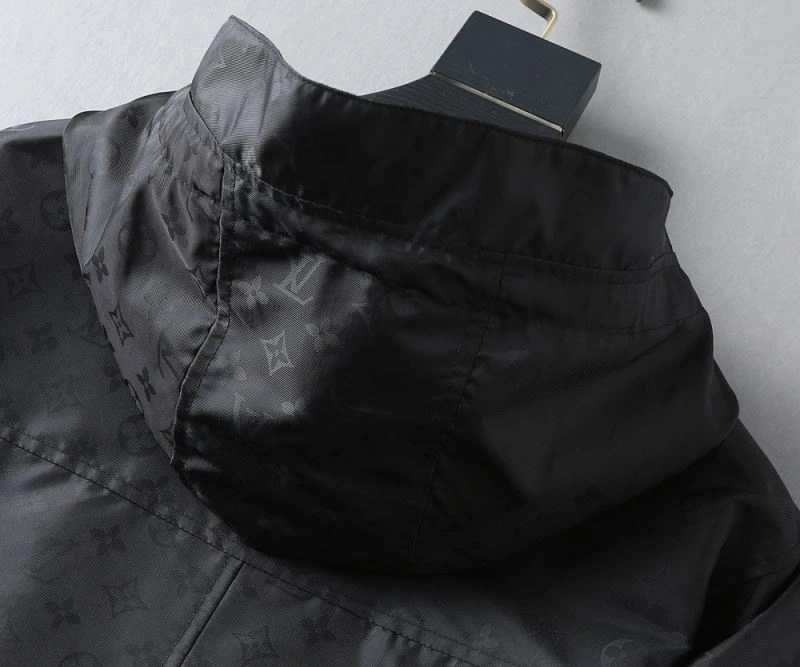 Premium Louis Vuitton Outwear 136756