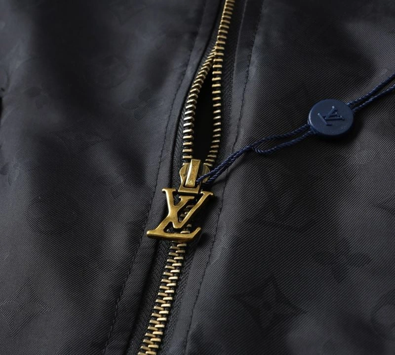 Premium Louis Vuitton Outwear 136756