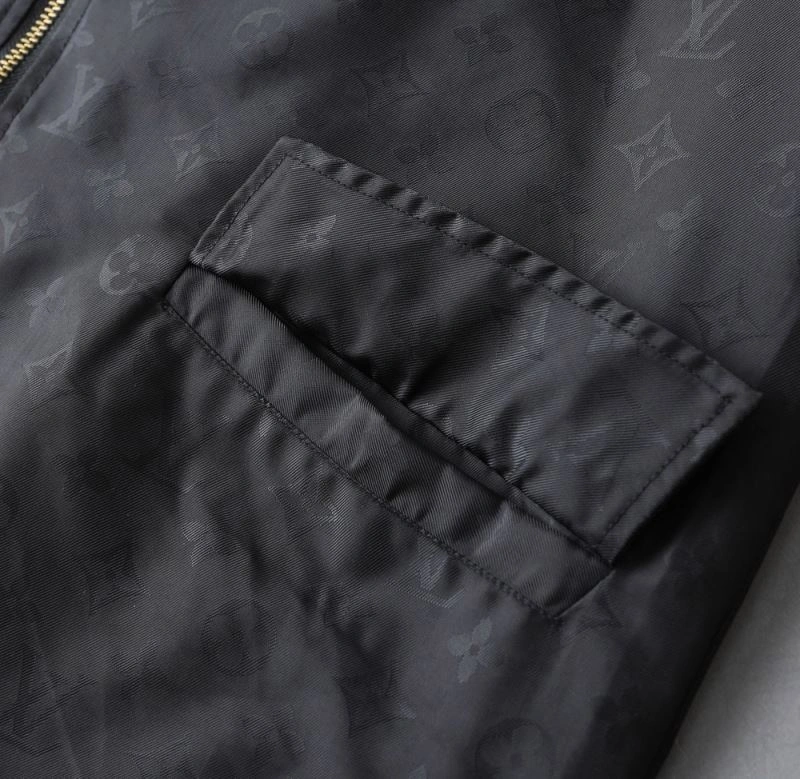 Premium Louis Vuitton Outwear 136756