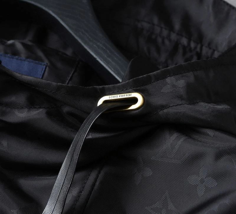 Premium Louis Vuitton Outwear 136756